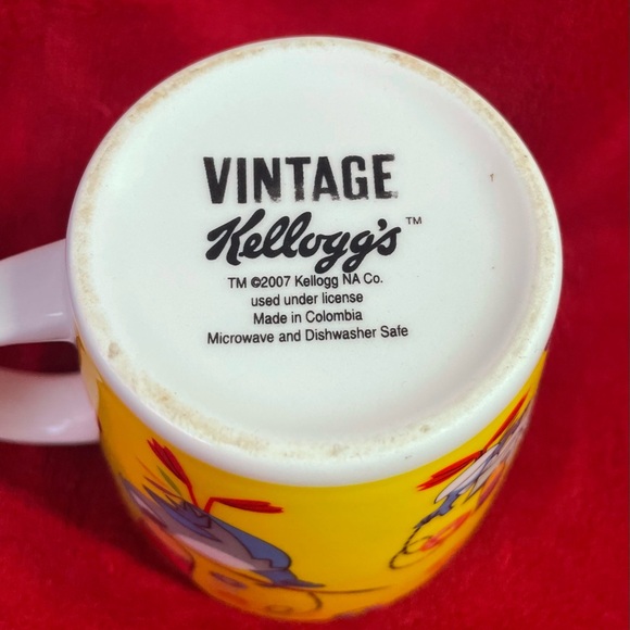 Kellogg's Vintage 2007 Froot Loops Toucan Sam Yellow Mug Size: 10oz. - Picture 3 of 4